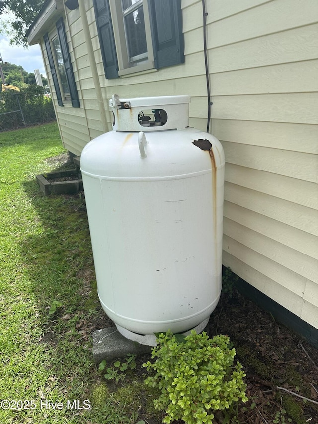 410 Brown Dr, New Bern, NC 28560 - exterior view of gas tank