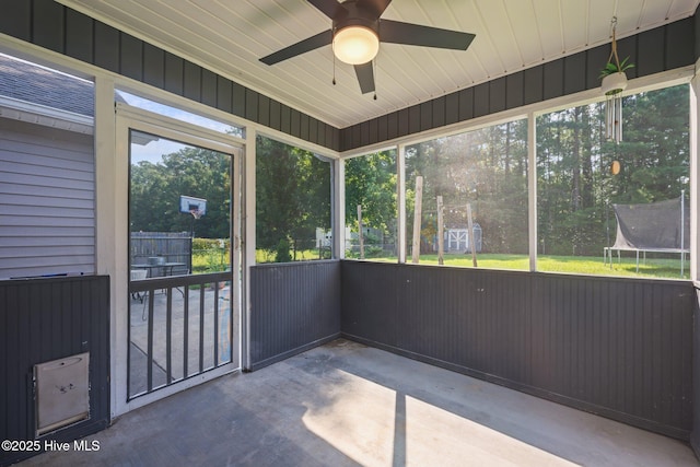 1134 Tebo Rd, New Bern, NC 28562 - unfurnished sunroom with a ceiling fan