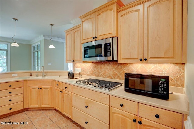 100 Knollwood Ct, New Bern, NC 28562 - kitchen with light brown cabinetry, stainless steel appliances, crown molding, backsplash, and light countertops