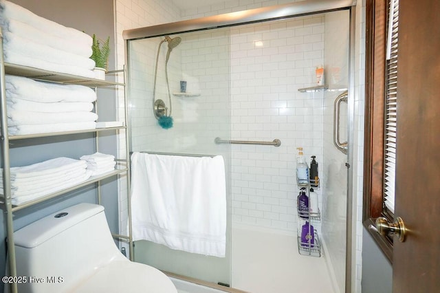 254 W Devonshire Ave, West End, NC 27376 - full bathroom with a tile shower and toilet