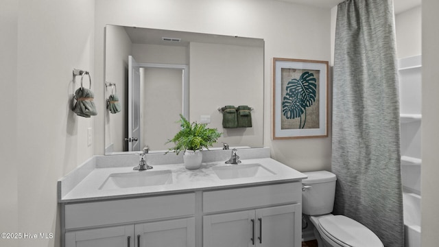 205 Wood St, La Grange, NC 28551 - full bath with double vanity and toilet