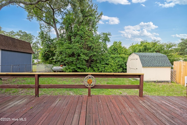 302 Roanoke Trl, Edenton, NC 27932 - deck with a storage shed