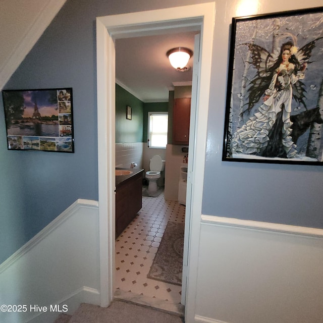 204 Tyree Rd, Kinston, NC 28504 - corridor featuring an upstairs landing and ornamental molding