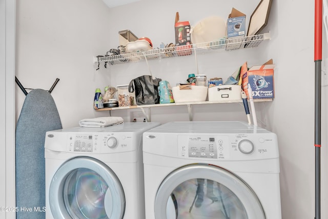 203 Mccain St, Beulaville, NC 28518 - laundry area featuring washing machine and clothes dryer