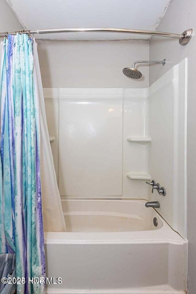 105 Woodside Ct, Jacksonville, NC 28546 - bathroom with shower / tub combo
