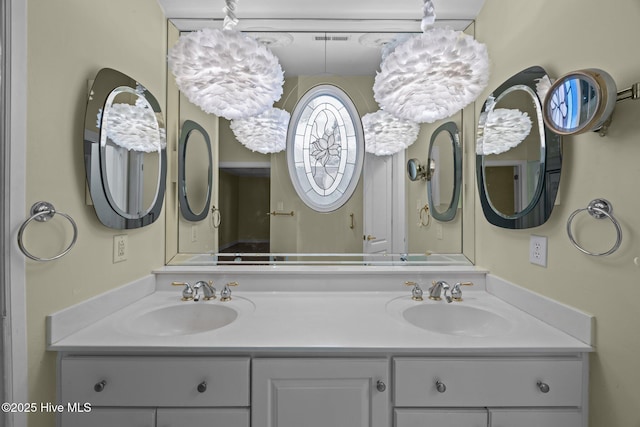 7006 Club House Dr, New Bern, NC 28562 - bathroom featuring double vanity