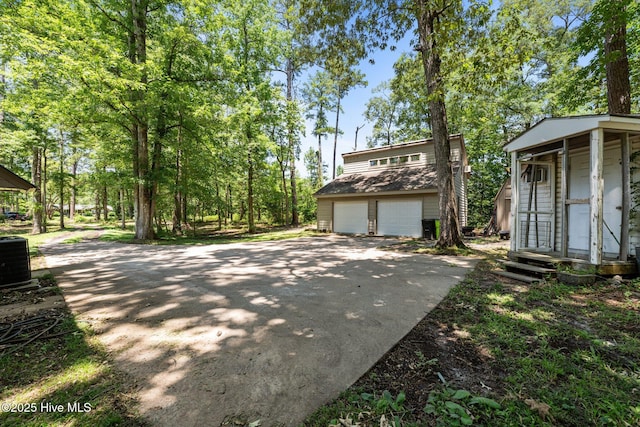 120 Croatan Ln, New Bern, NC 28562 - view of side of property featuring an outbuilding and driveway