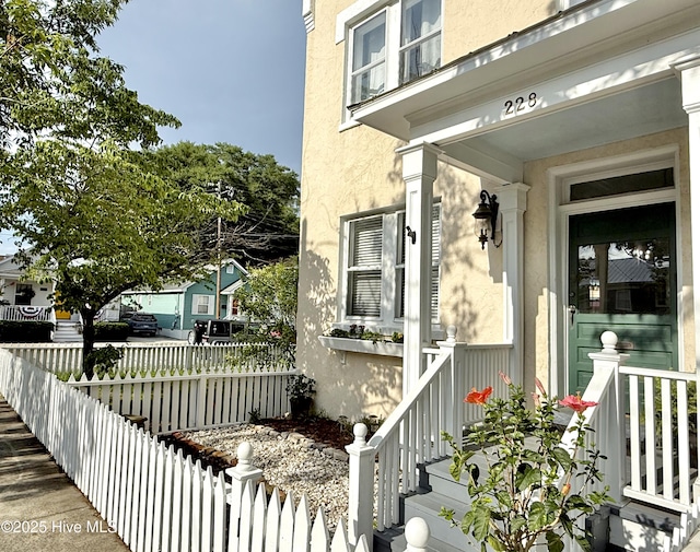 228 Mcrae St, Wilmington, NC 28401 - entrance to property with stucco siding