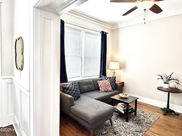 228 Mcrae St, Wilmington, NC 28401 - living room featuring a ceiling fan, crown molding, and wood finished floors