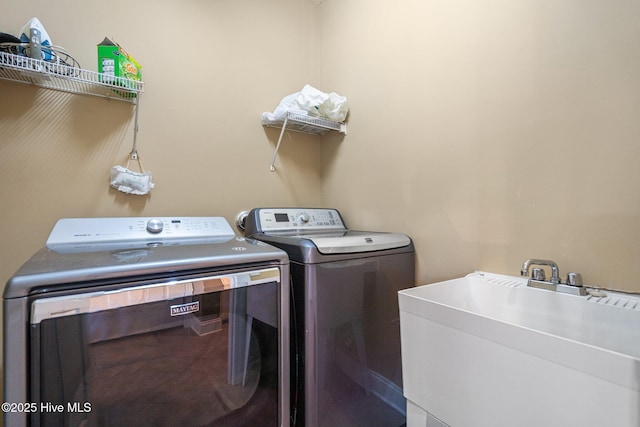 9406 Voyagers Way, Wilmington, NC 28412 - washroom featuring washing machine and dryer