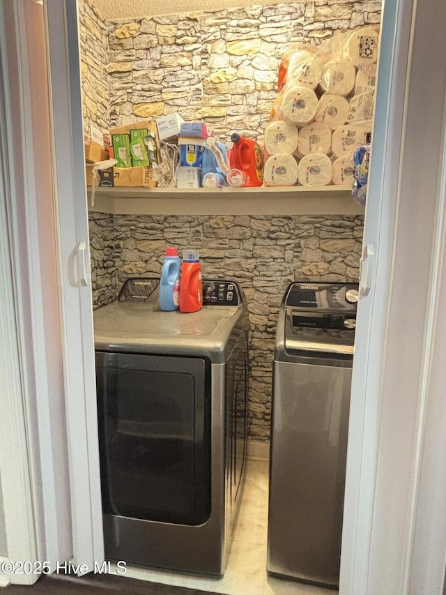 103 Jay Trl, Murfreesboro, NC 27855 - laundry room with washing machine and dryer
