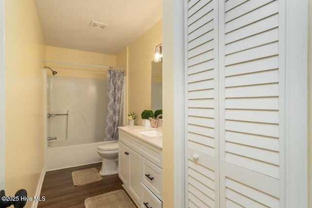 5025 NC Highway 55 E, New Bern, NC 28560 - bathroom featuring wood finished floors, vanity, and shower / tub combo with curtain