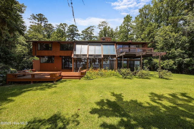 1402 Green Springs Rd, New Bern, NC 28560 - back of property with a wooden deck and a lawn