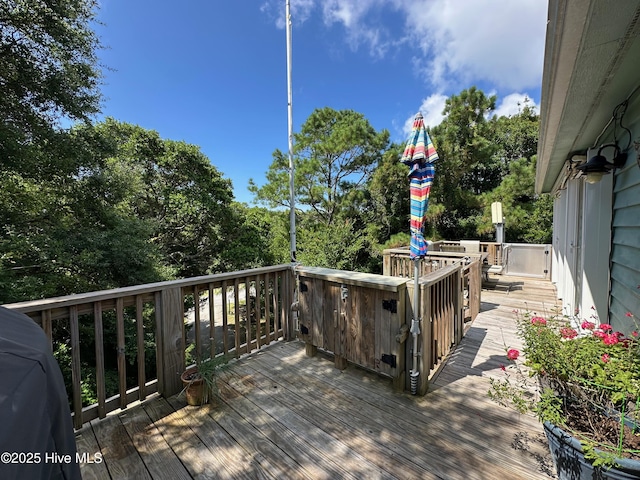122 Ethel Dr, Emerald Isle, NC 28594 - deck with area for grilling