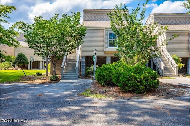 7161 Windward Dr, New Bern, NC 28560 - view of front of home with stairway