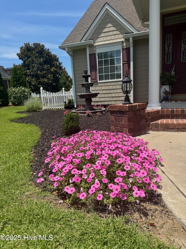 280 Green Forest Cir, Dunn, NC 28334 - view of front of home with roof with shingles