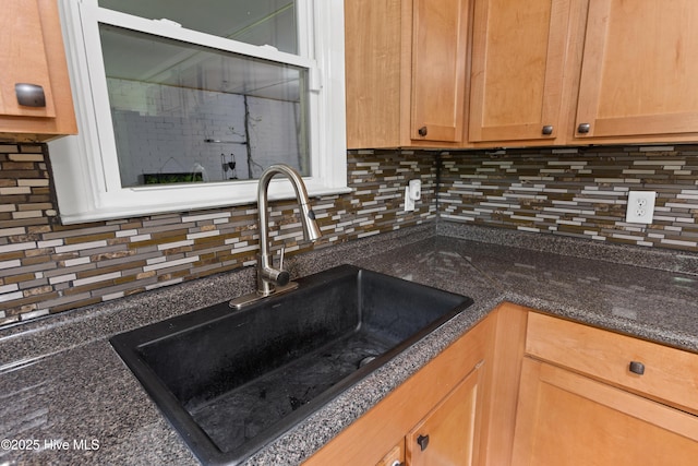202 Regalwood Dr, Jacksonville, NC 28546 - kitchen with decorative backsplash and dark stone countertops