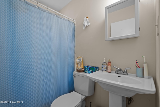1106 E Stewart Cir, Wilmington, NC 28405 - full bathroom featuring toilet and a shower with shower curtain