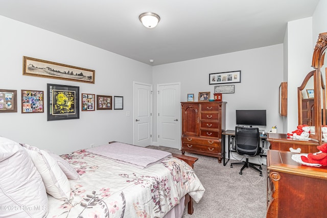 112 Mergini Dr, Pikeville, NC 27863 - carpeted bedroom with a desk