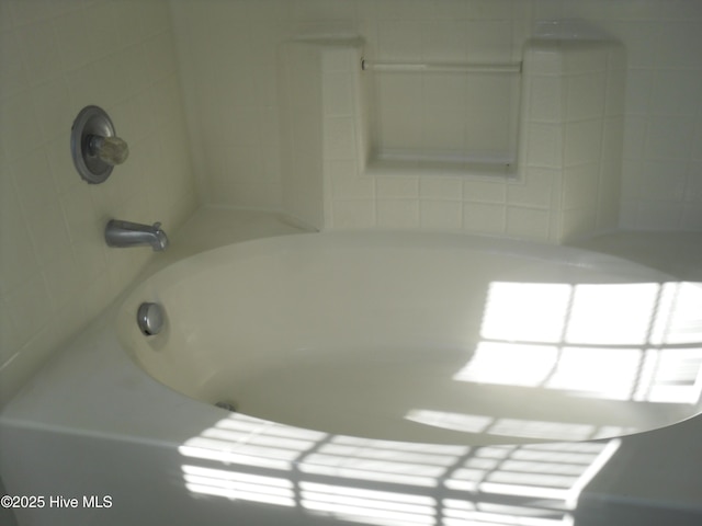 124 Pella Ln, New Bern, NC 28562 - bathroom view
