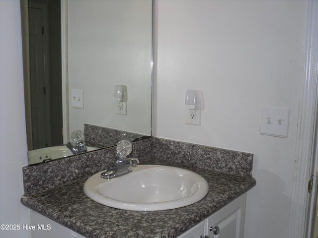 124 Pella Ln, New Bern, NC 28562 - bathroom with vanity