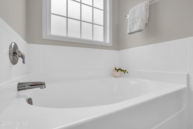 3239 Kellerton Pl, Wilmington, NC 28409 - full bathroom featuring a garden tub