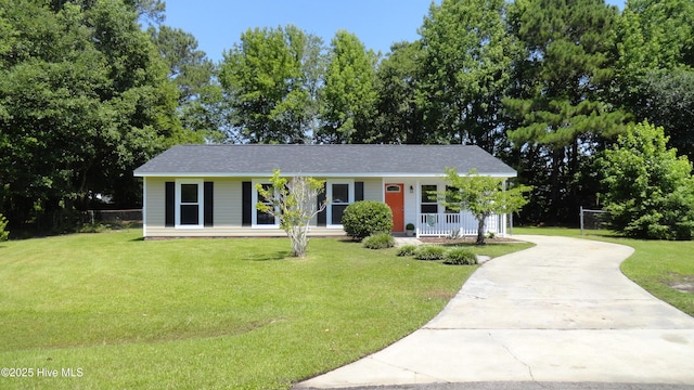 109 Lewis Ct, Havelock, NC 28532 - ranch-style home featuring driveway, a porch, and a front yard