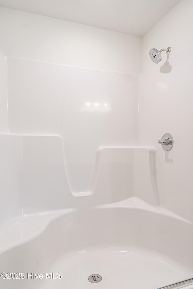 481 Peggy Mill Rd, Hamlet, NC 28345 - full bath featuring a shower