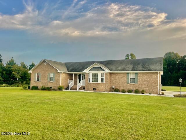 2678 Gary Dr, Kinston, NC 28501 - ranch-style house featuring a front lawn, crawl space, and brick siding