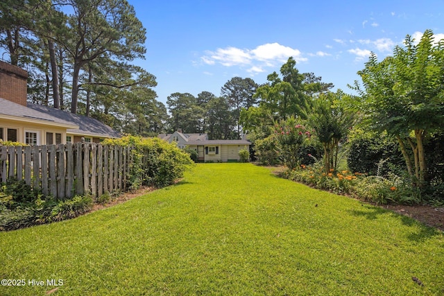 1902 York St, Kinston, NC 28504 - view of yard