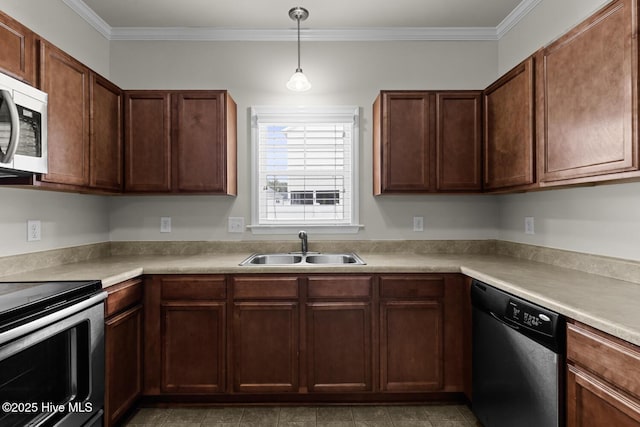 231 Glenhaven Ln, Jacksonville, NC 28546 - kitchen featuring stainless steel appliances, light countertops, hanging light fixtures, and ornamental molding
