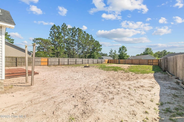 105 Marina Leigh Dr, Hubert, NC 28539 - fenced backyard featuring a deck