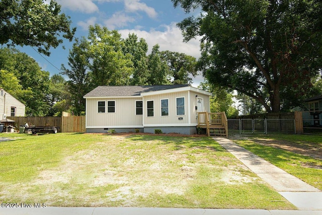 721 New River Dr, Jacksonville, NC 28540 - manufactured / mobile home with crawl space and a wooden deck