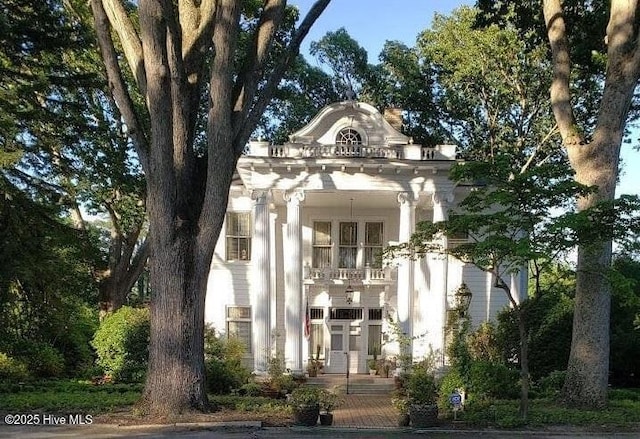 900 Nash St N, Wilson, NC 27893 - view of greek revival house