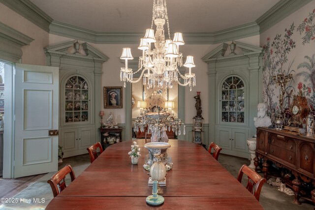 900 Nash St N, Wilson, NC 27893 - dining space featuring ornamental molding and a chandelier