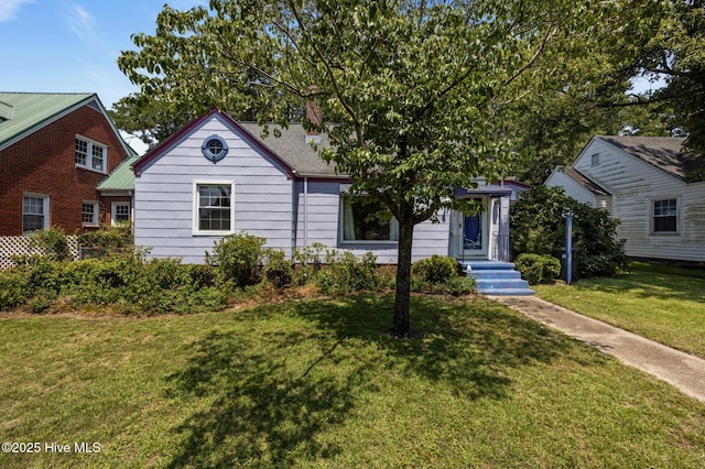 1710 National Ave, New Bern, NC 28560 - view of front facade featuring a front yard