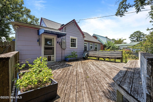 1710 National Ave, New Bern, NC 28560 - view of wooden deck