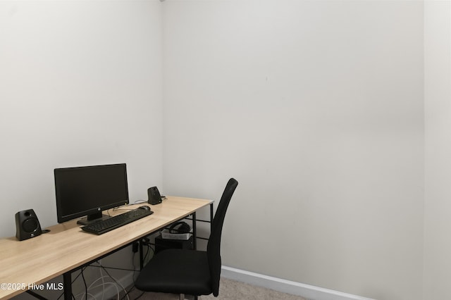 213 Wynbrookee Ln, Jacksonville, NC 28546 - carpeted office with baseboards