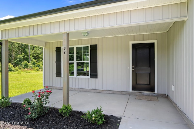 92 Hampton Way, Snow Hill, NC 28580 - view of exterior entry featuring a porch and a yard