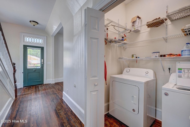 305 Mcrae St, Wilmington, NC 28401 - laundry room featuring dark wood-type flooring and washing machine and clothes dryer