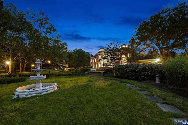 550 Summit St, Englewood Cliffs, NJ 07632 - view of yard at dusk