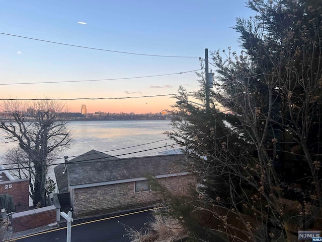 22 Shore Rd, Edgewater, NJ 07020