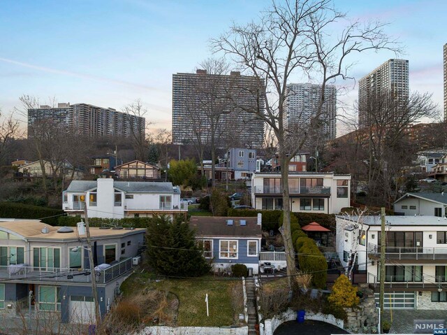 22 Shore Rd, Edgewater, NJ 07020