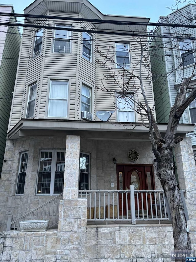 view of front of house with a porch