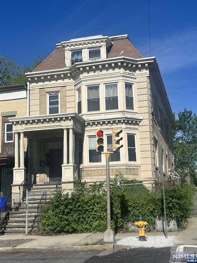 view of italianate house