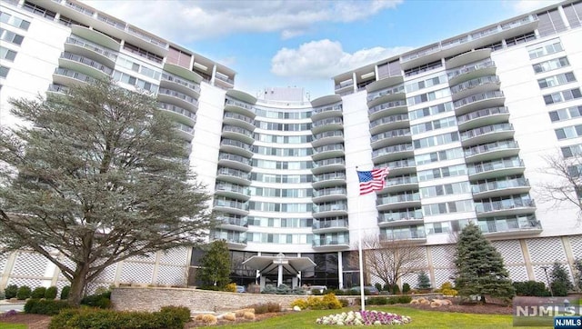 1 Claridge Dr Unit 427, Verona NJ, 07044, 2 bedrooms, 2 baths condo for sale