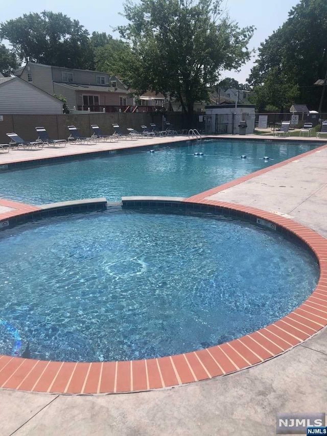 view of swimming pool