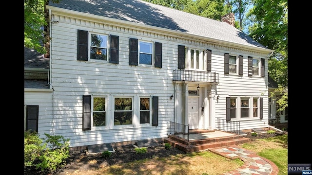 view of colonial inspired home