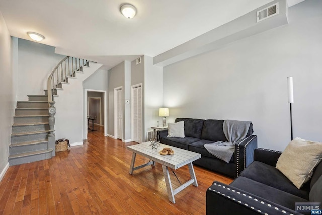 Listing photo 2 for 62 Van Reypen St, Jersey City NJ 07306