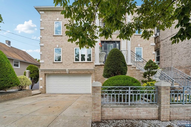 Listing photo 2 for 735 Golden Ave, Secaucus NJ 07094